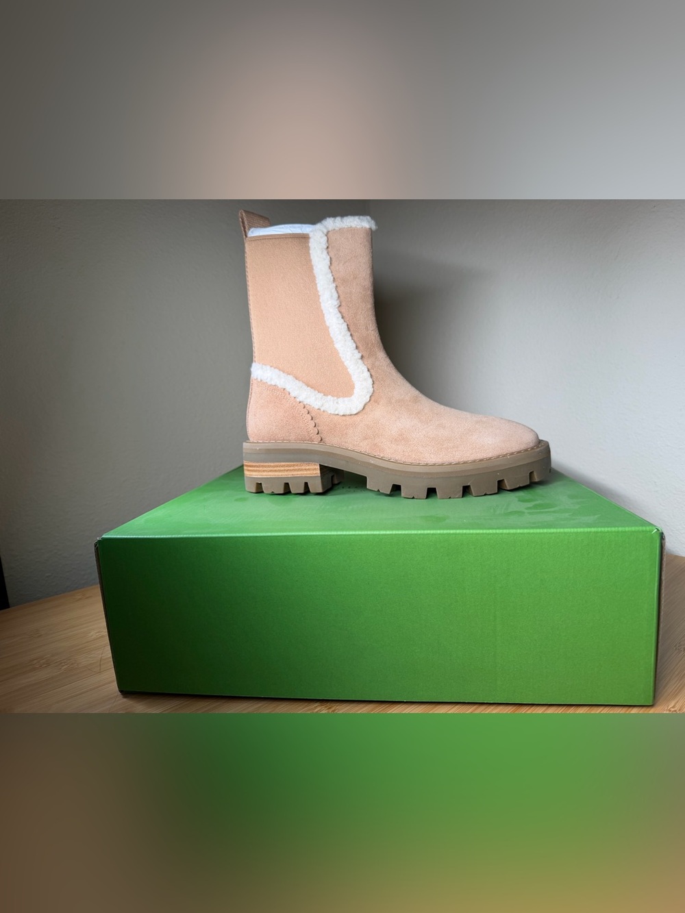 Kate Spade Piper Chelsea Boots Light Fawn Shearling Trim Suede Mixed Media Sz 8